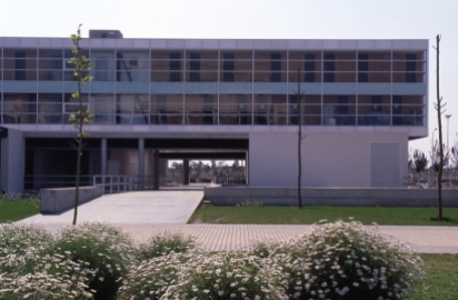 Dolores Alonso Vera. Edificio IV de la Escuela Politécnica de Alicante, 1997-1999, Alicante, España