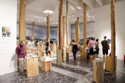 Kumiko Inui, Akihisa Hirata, Sou Fujimoto, Toyo Ito, Naoya Hatakeyama, Exposición de Home for All, Pabellón Japón para la Bienal de Venecia, Venecia, 2012