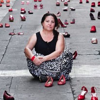 Elina Chauvet. Zapatos Rojos. México. 2009
