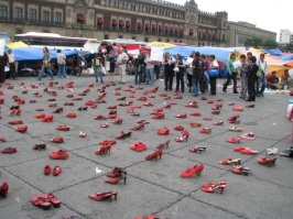 Elina Chauvet. Zapatos Rojos. Ciudad de Mexico